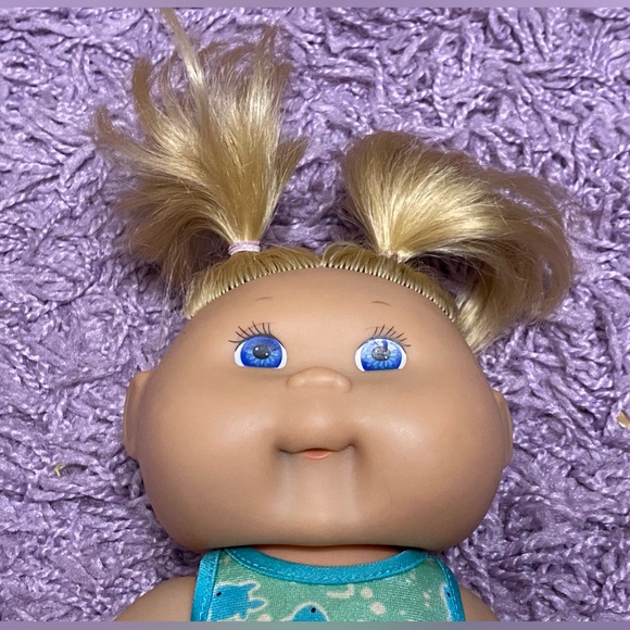 Cabbage patch kids kick and splash doll & boogie board 🏖️ 🌊 🌞 - Picture 8 of 16